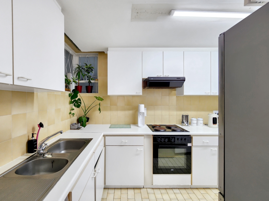 3 Bedroom Property for Sale in Sea Point Western Cape